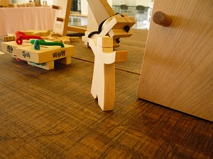 木のおもちゃたち